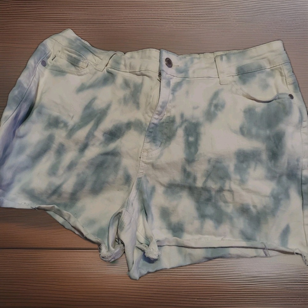 Judy Blue Shorts Women's‎ 1XL Blue White Tye Dye Stretch Denim Low Rise 2" Y2k
